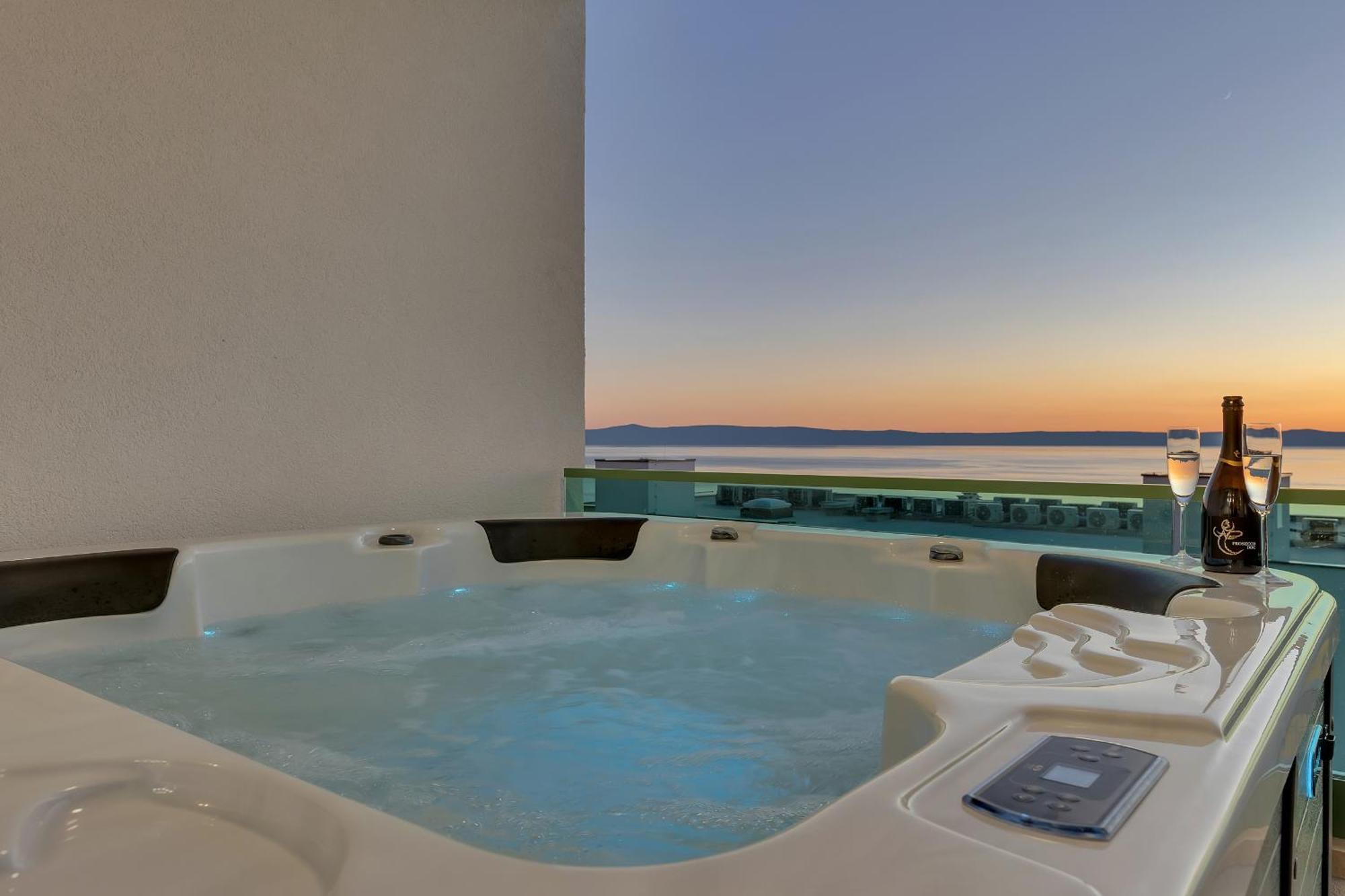 Exclusive Penthouse Big Blue With Private Jacuzzi Apartment Makarska Ngoại thất bức ảnh