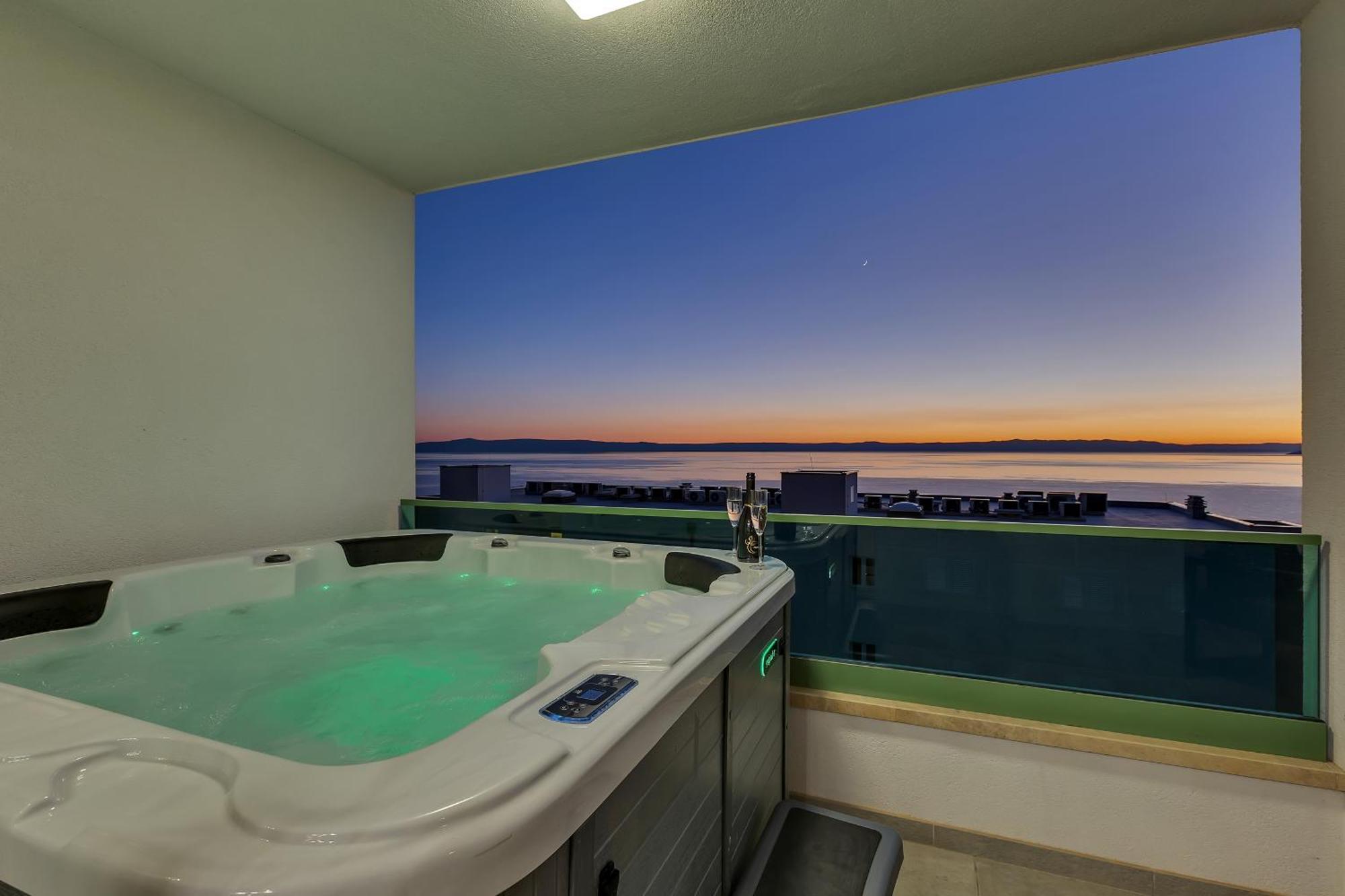 Exclusive Penthouse Big Blue With Private Jacuzzi Apartment Makarska Ngoại thất bức ảnh