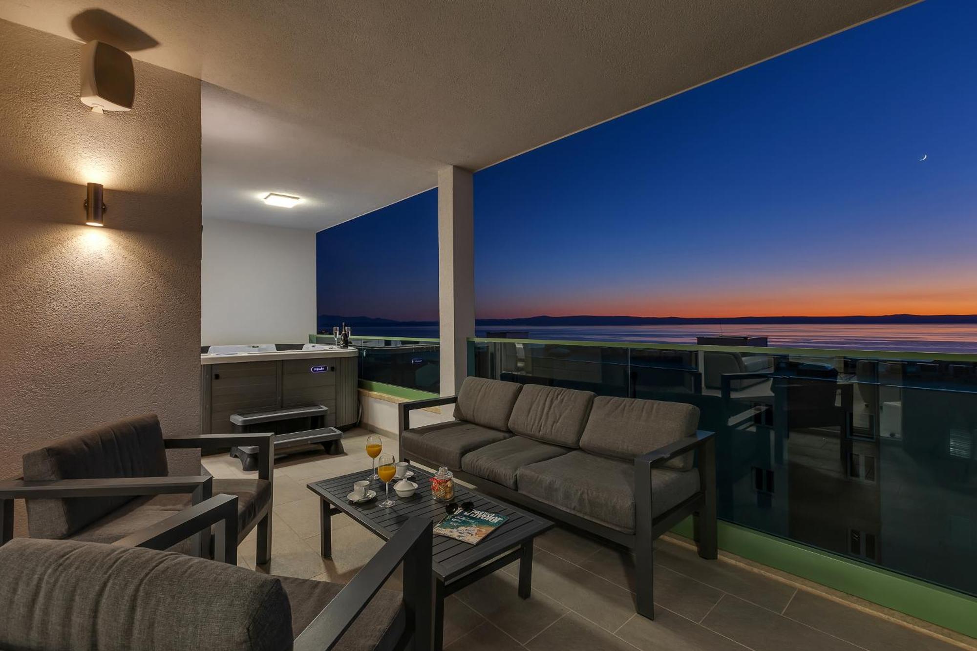 Exclusive Penthouse Big Blue With Private Jacuzzi Apartment Makarska Ngoại thất bức ảnh