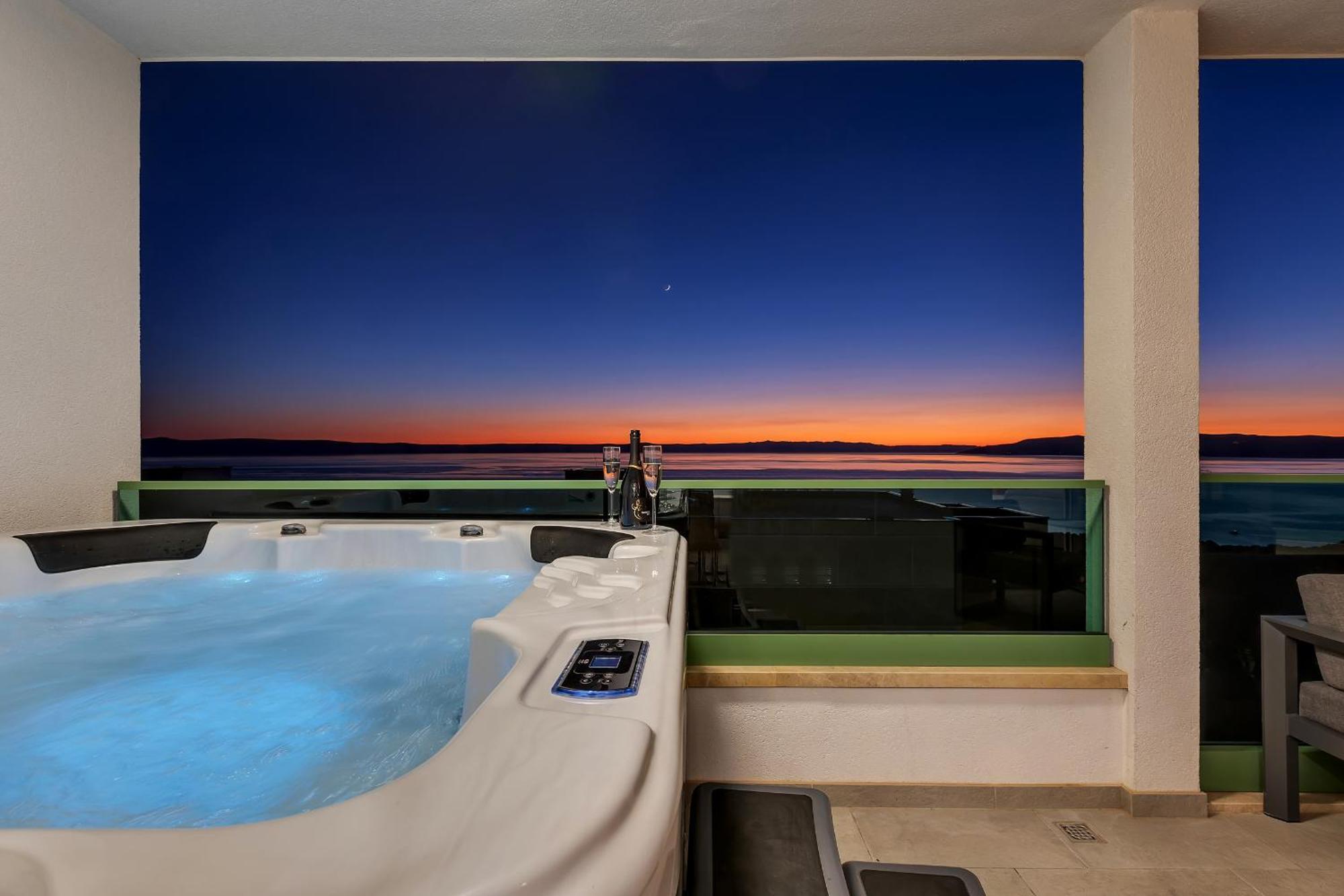 Exclusive Penthouse Big Blue With Private Jacuzzi Apartment Makarska Ngoại thất bức ảnh