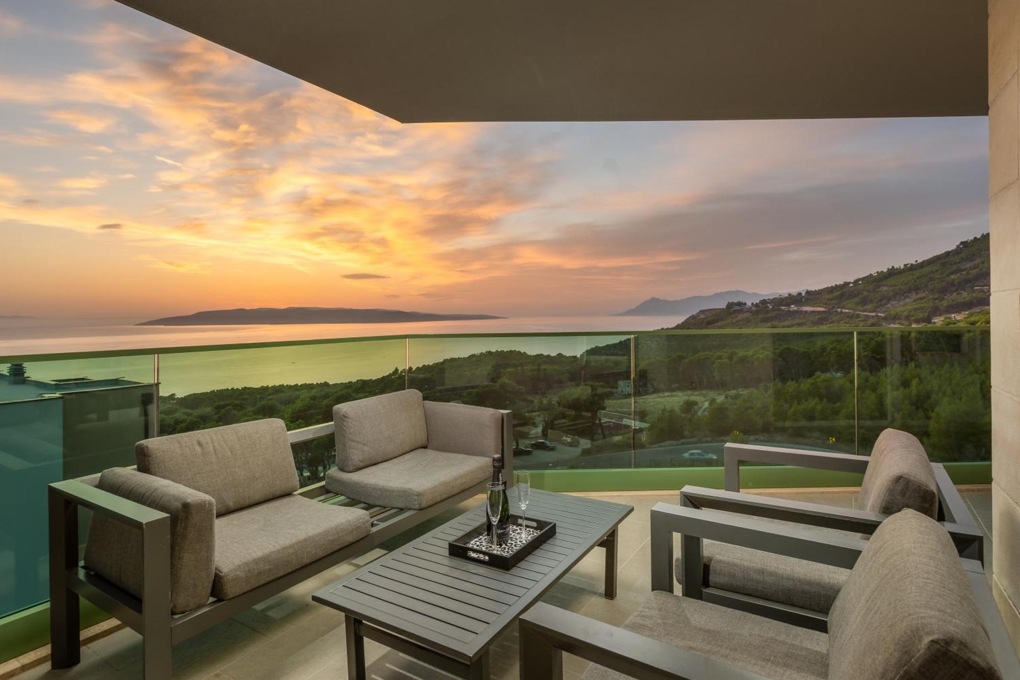 Exclusive Penthouse Big Blue With Private Jacuzzi Apartment Makarska Ngoại thất bức ảnh